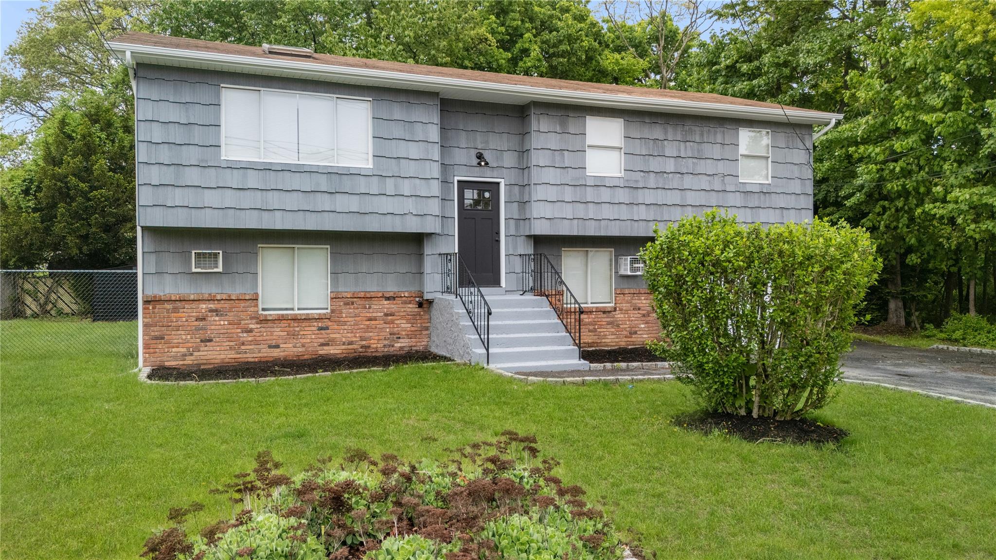 40 S 29th Street, Wyandanch, New York image 3