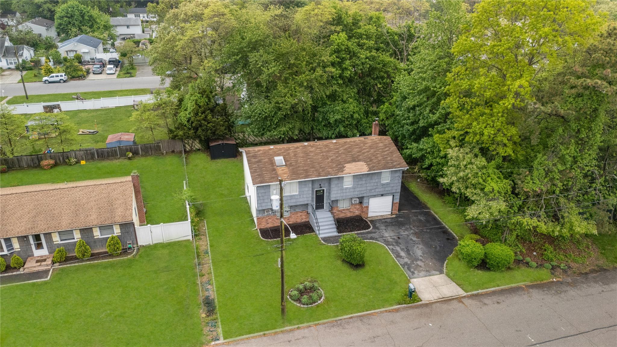 40 S 29th Street, Wyandanch, New York image 29
