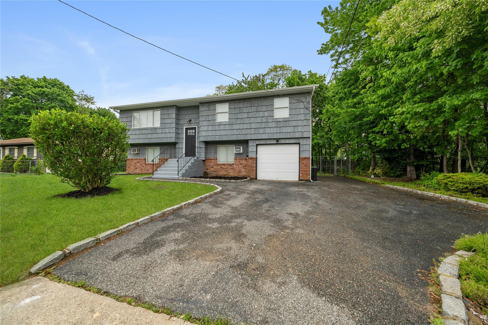 40 S 29th Street, Wyandanch, New York image 4
