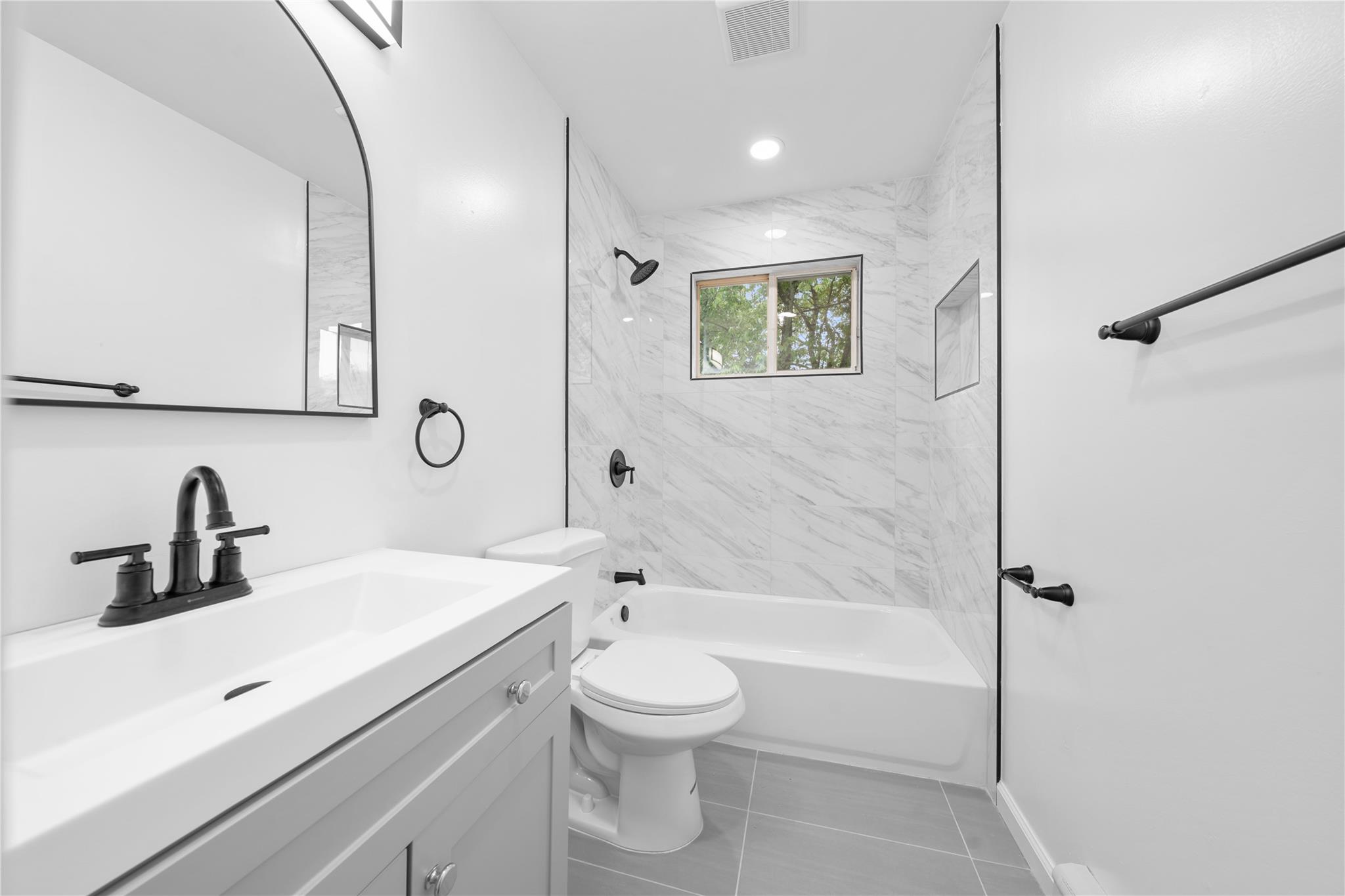 40 S 29th Street, Wyandanch, New York image 15