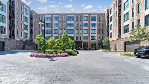 100 Garvies Point Road 1116 Glen Cove NY 11542