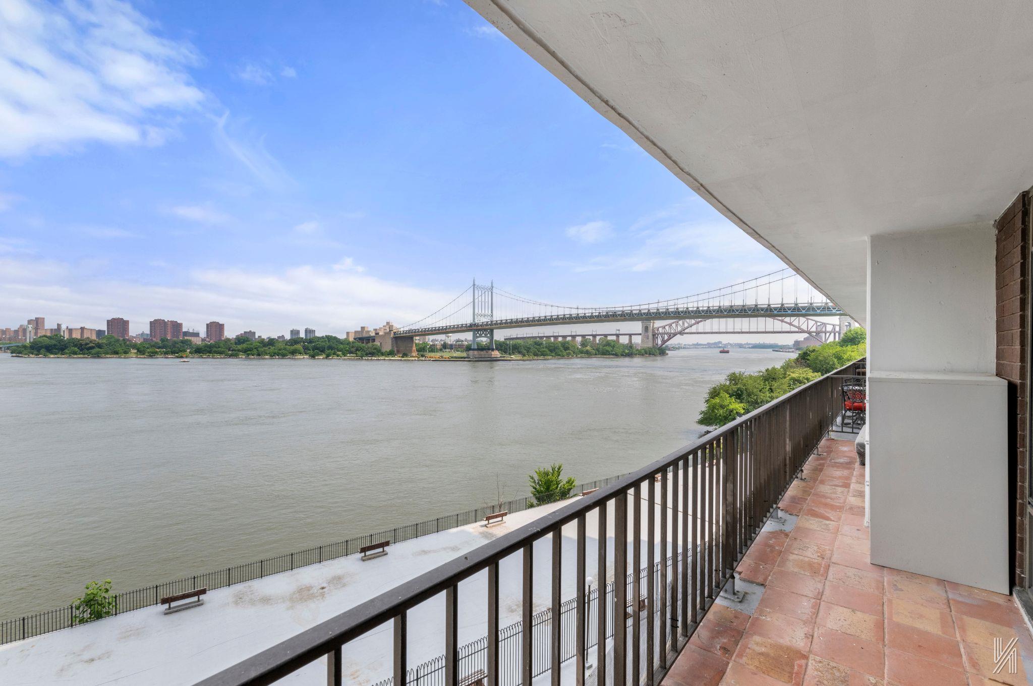 Shore Boulevard 4R, Astoria, Queens, NY - 2 Bedrooms  
2 Bathrooms  
4 Rooms - 