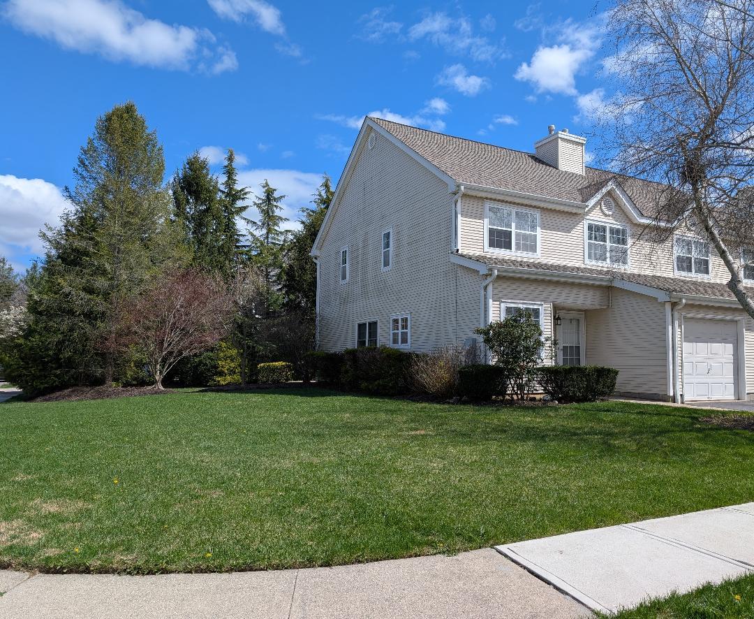 115 Barrett Circle, Melville, New York image 1