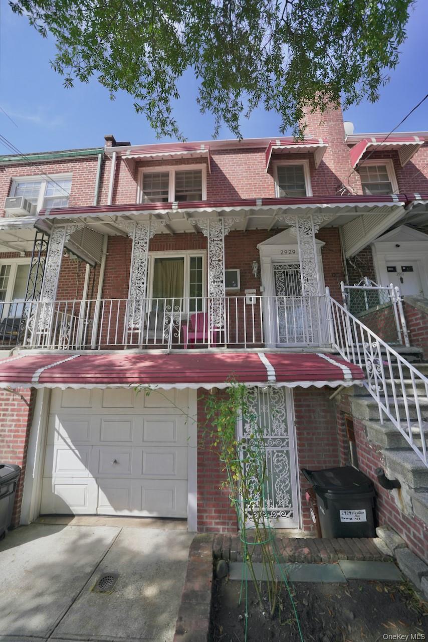 2929 Fenton Ave Avenue