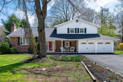 Photo of 2790 Salt Point Turnpike, Clinton Corners, NY 12514 (MLS # 986590)
