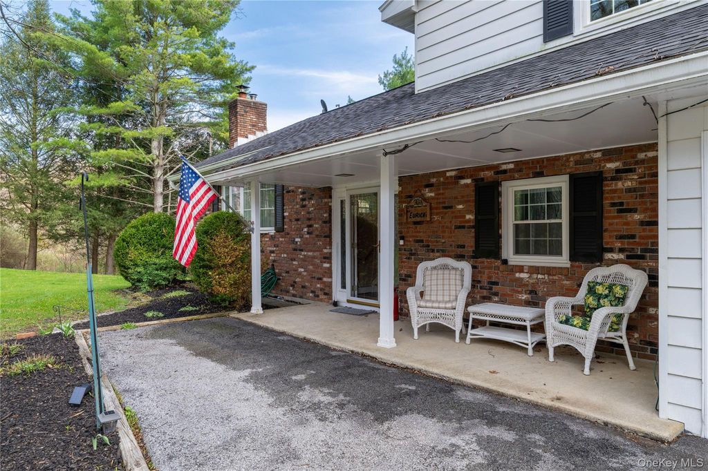 Photo of 2790 Salt Point Turnpike, Clinton Corners, NY 12514 (MLS # 986590)