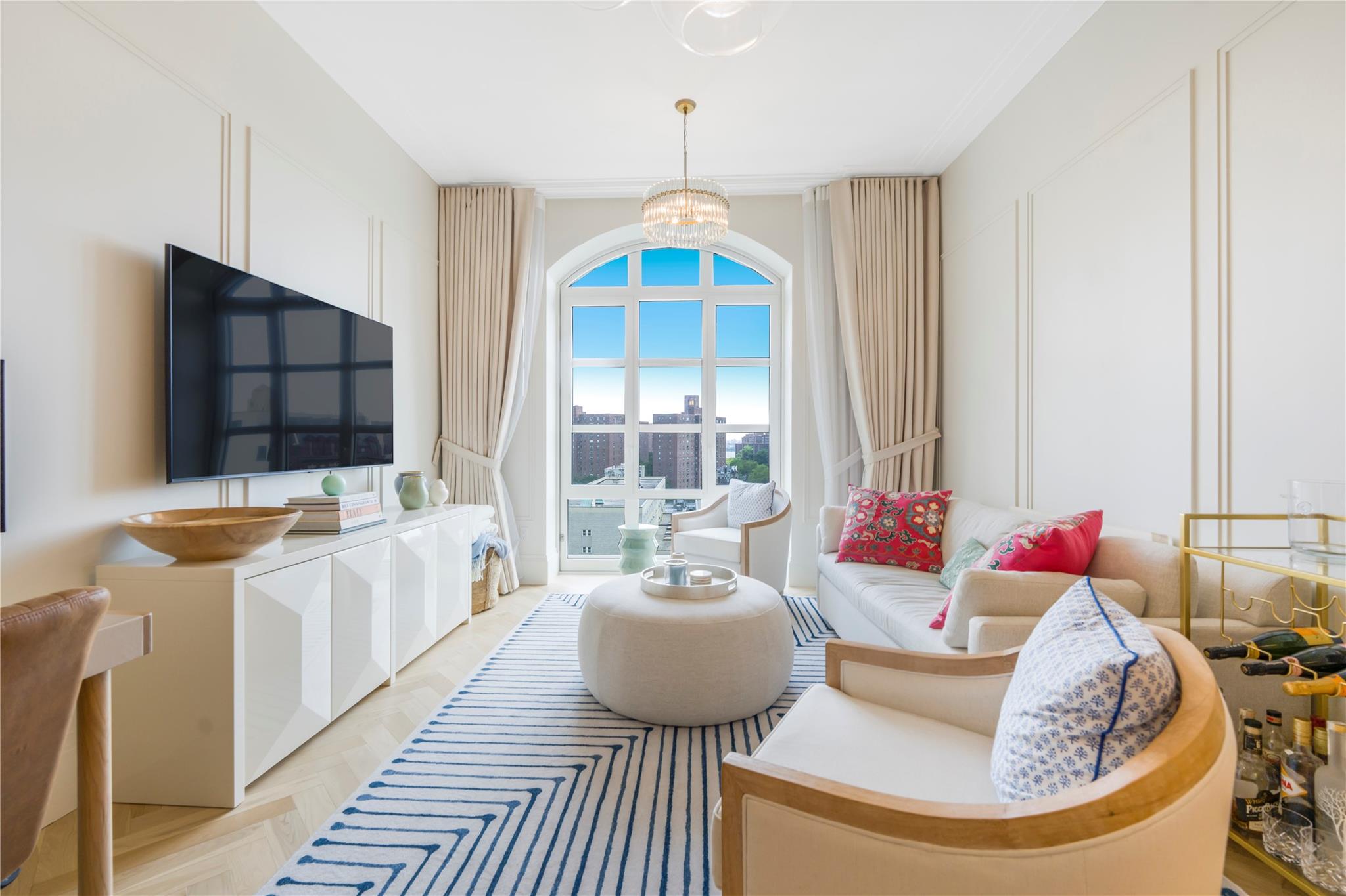 250 E 21st Street 9D