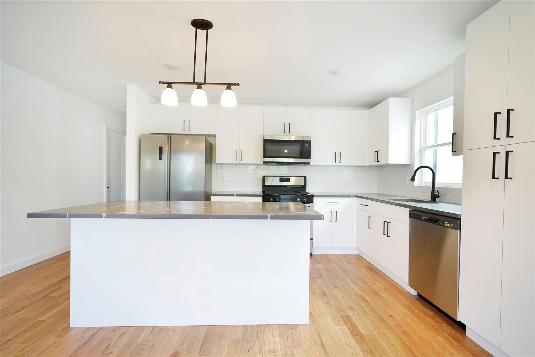 728 Seaport Drive