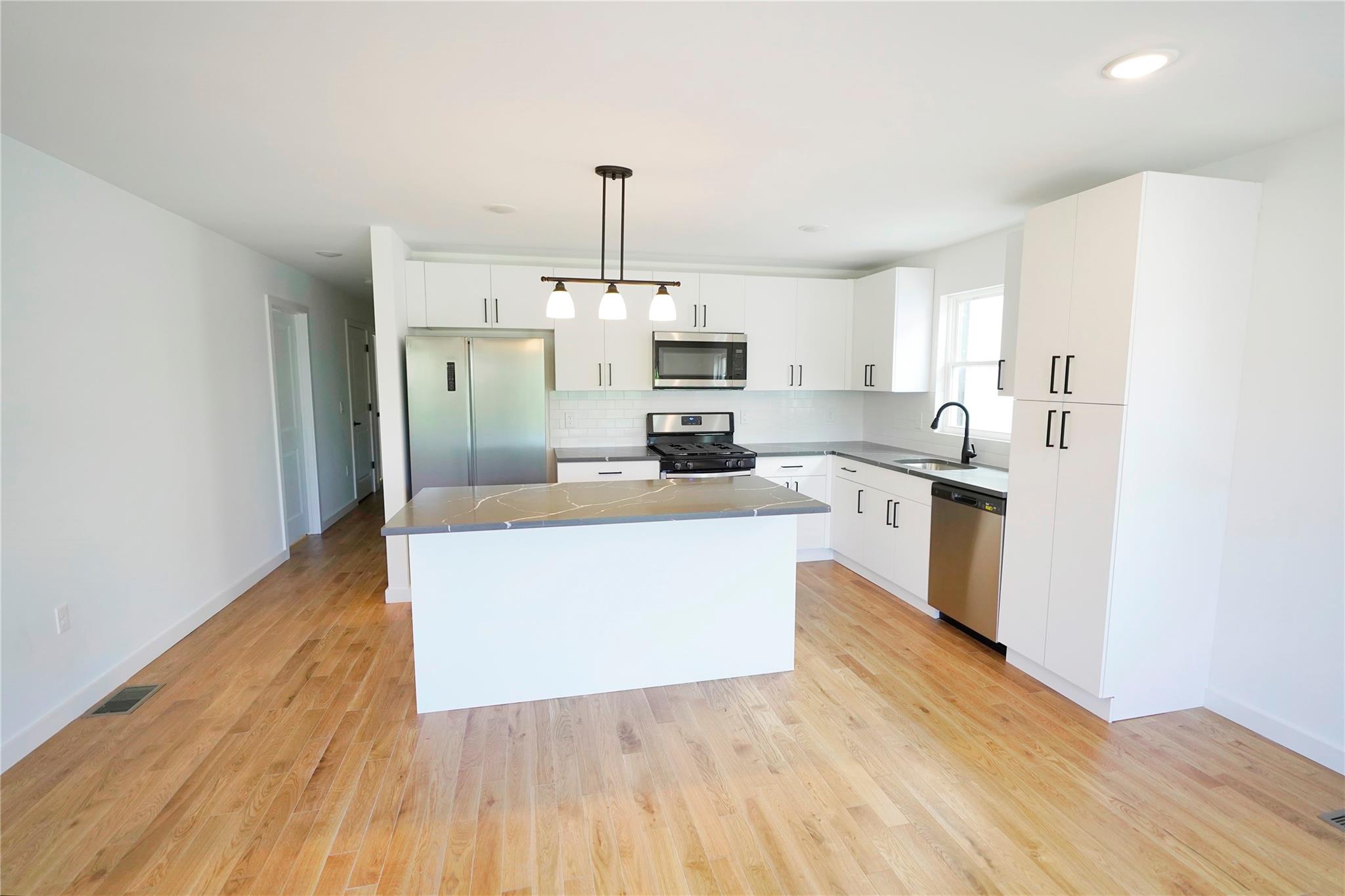 728 Seaport Drive