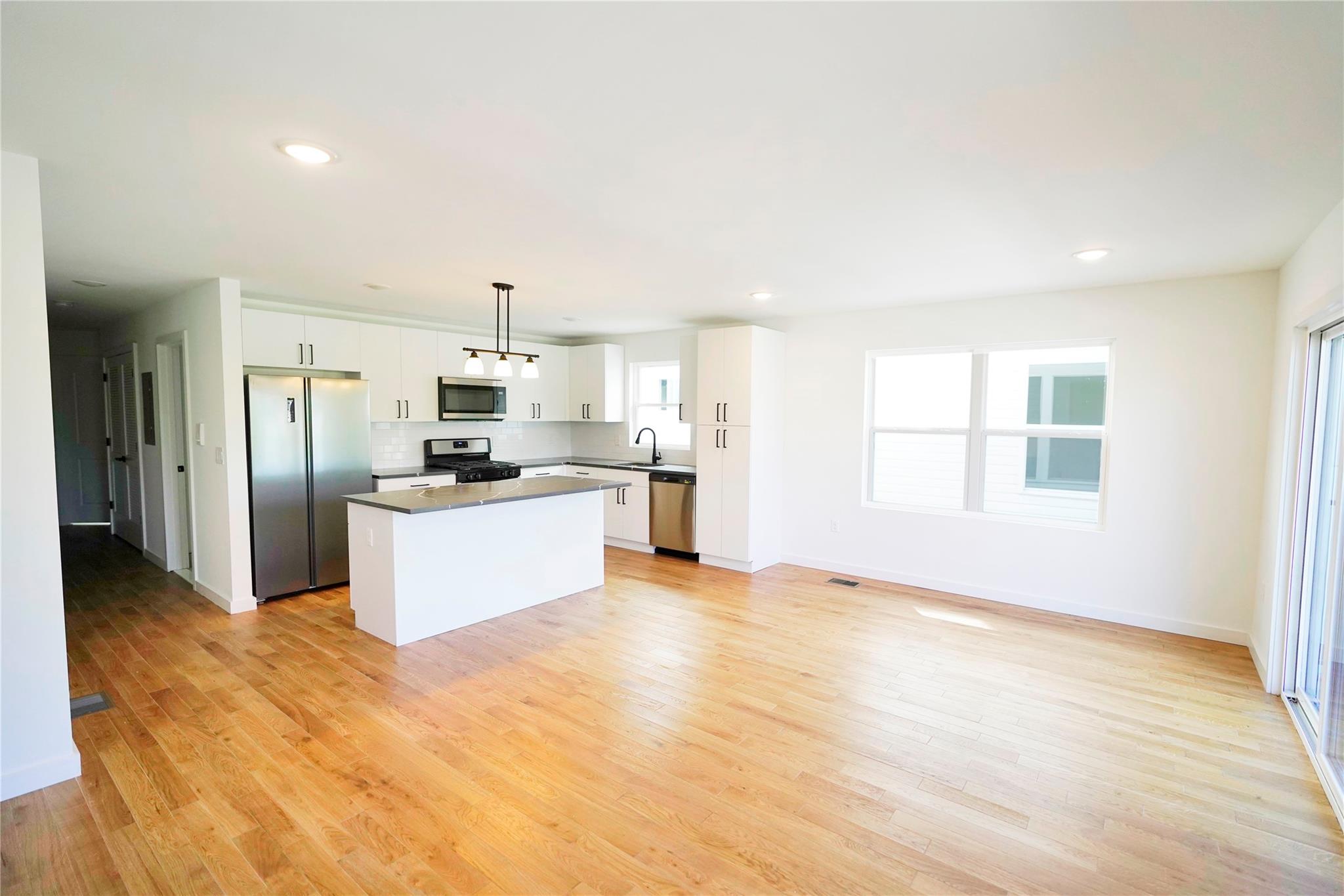 728 Seaport Drive