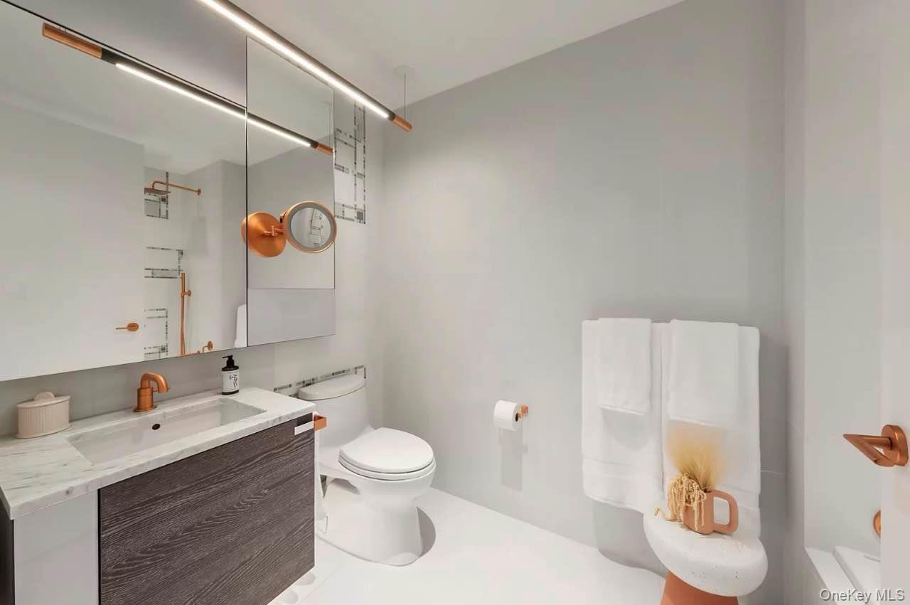 131-03 40th Road 18E