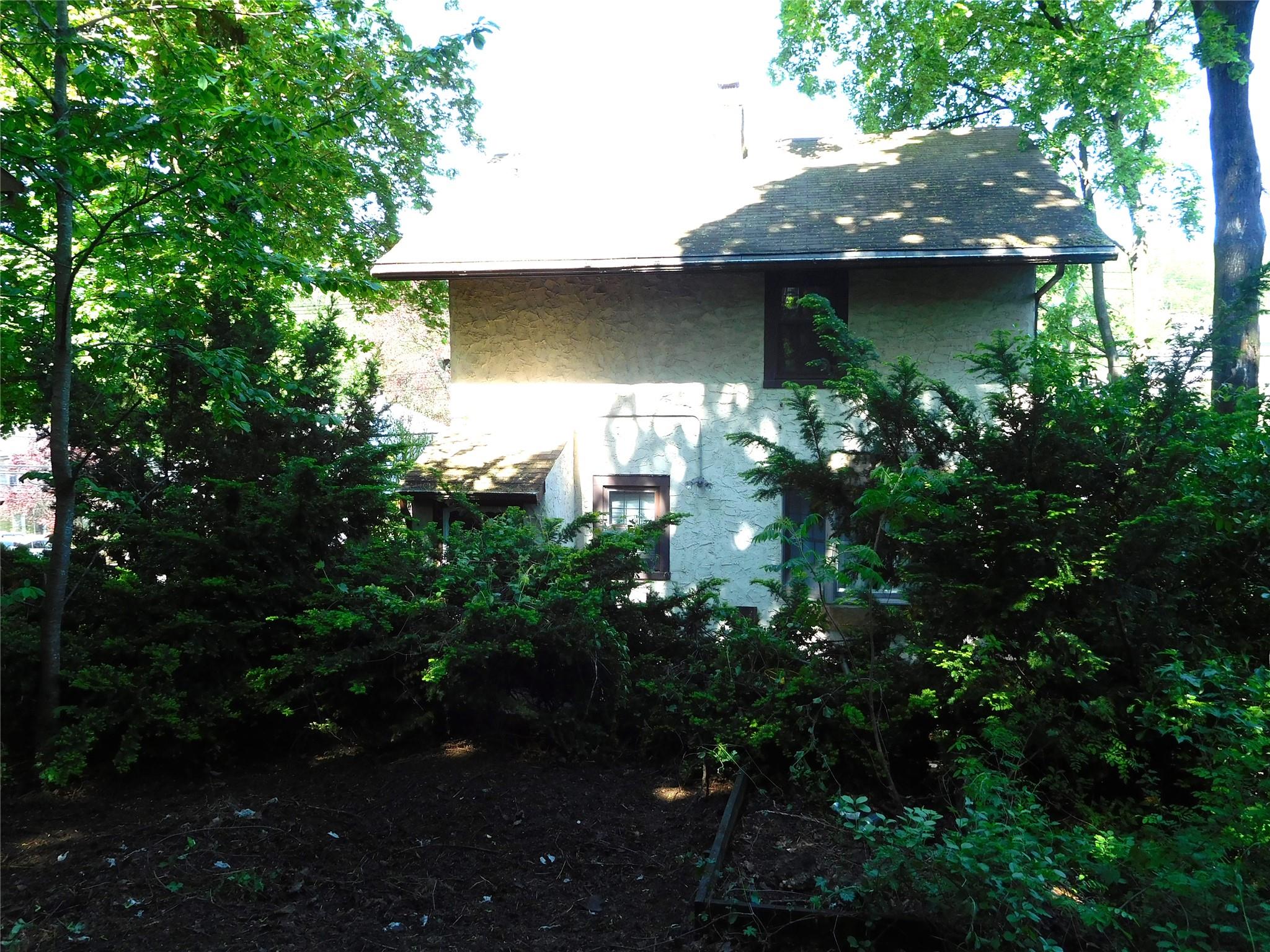 54 S Stone Avenue, Elmsford, New York image 9