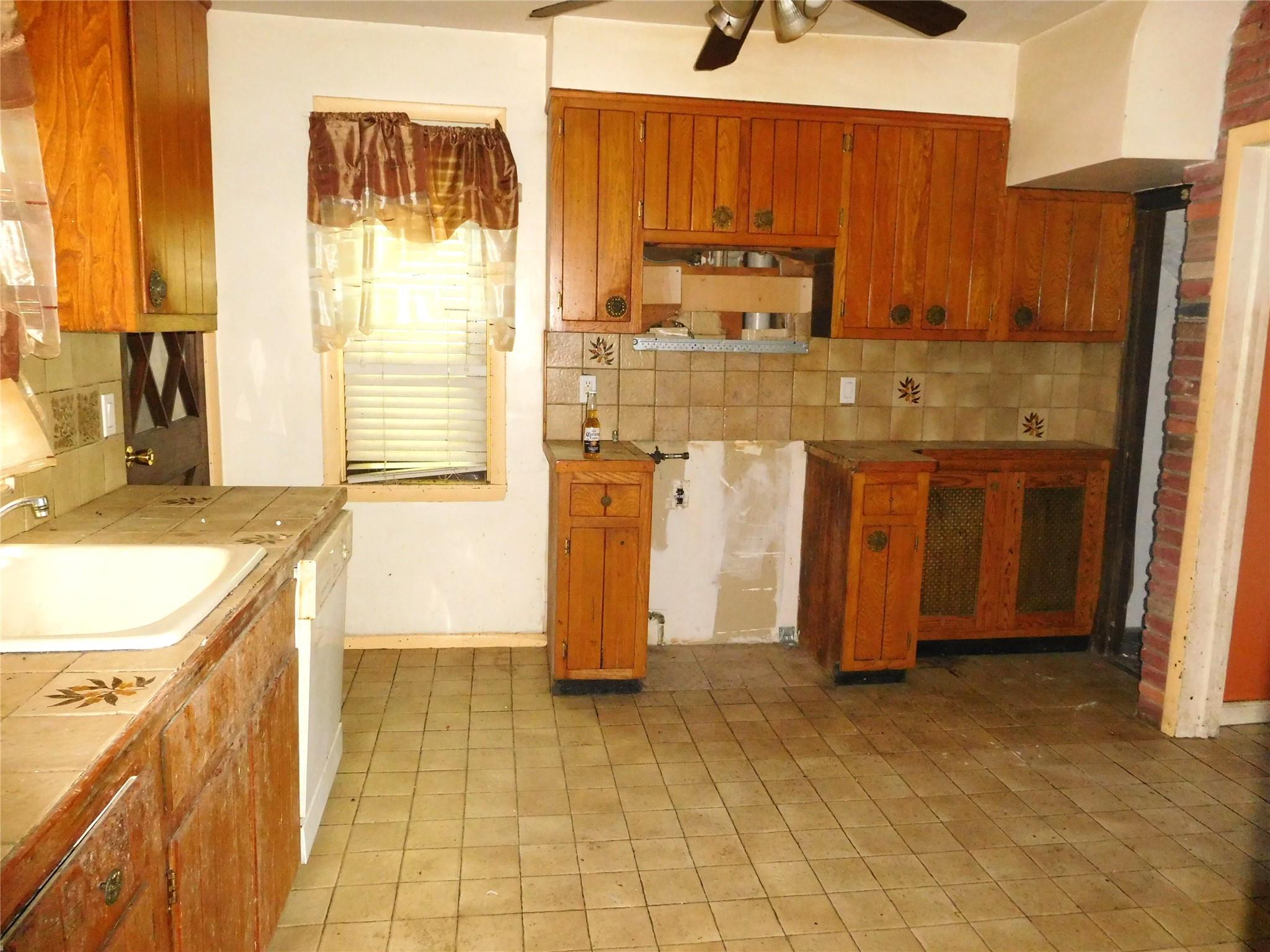54 S Stone Avenue, Elmsford, New York image 16