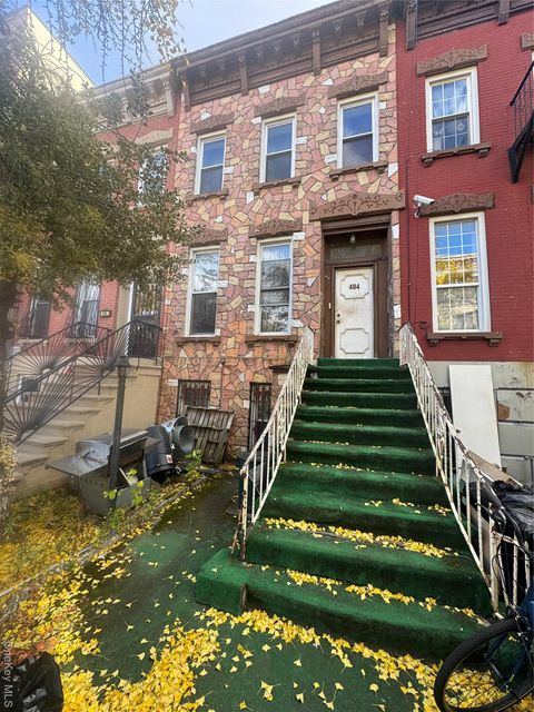 Brooklyn, NY 11221