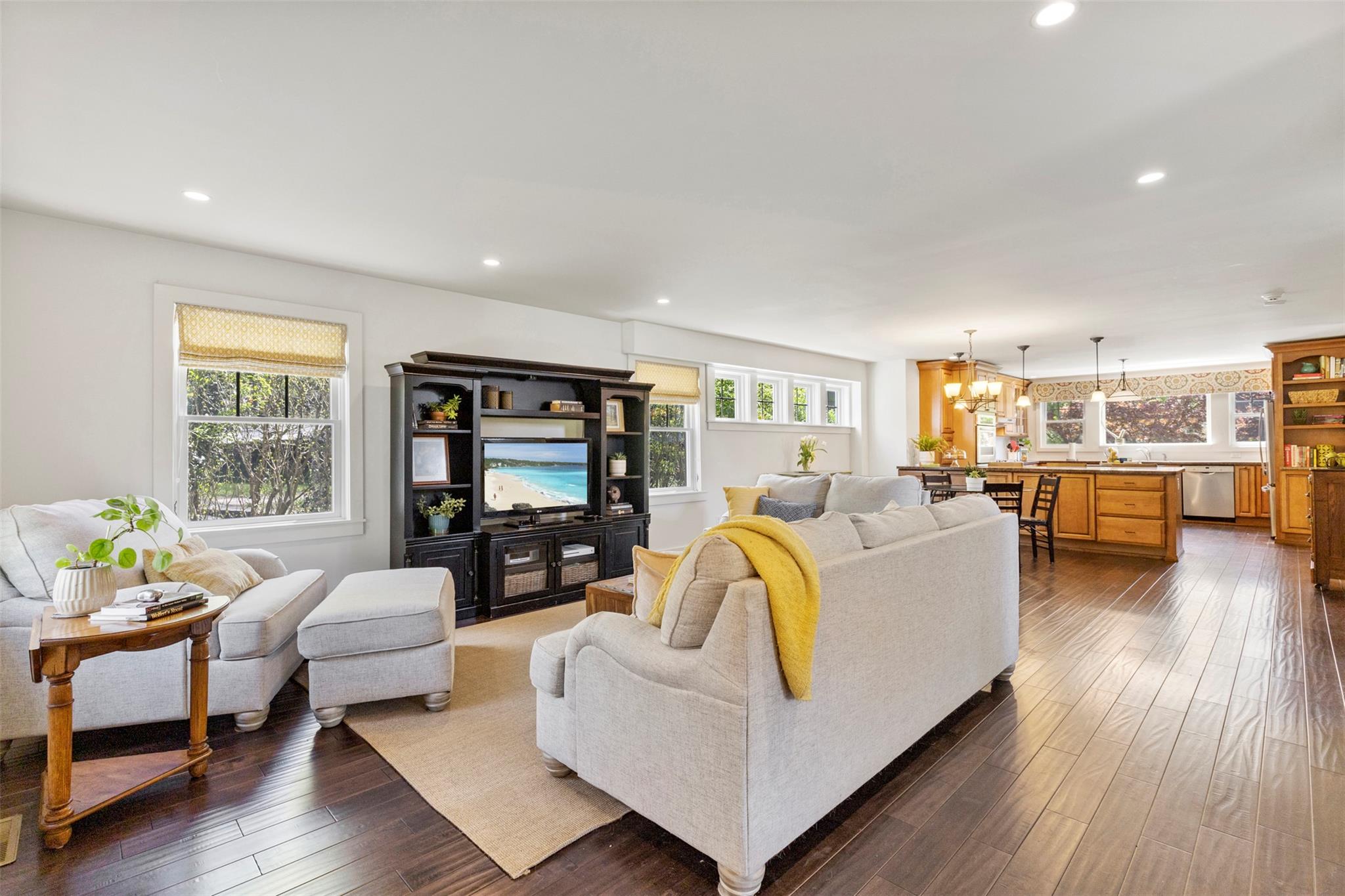 78 E Sunnyside Lane, Irvington, New York image 3