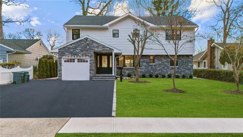 1574 Middle Neck Road Port Washington NY 11050