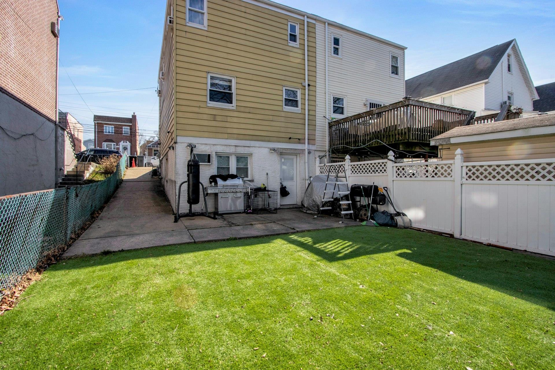 837 Swinton Avenue, Bronx, New York image 23