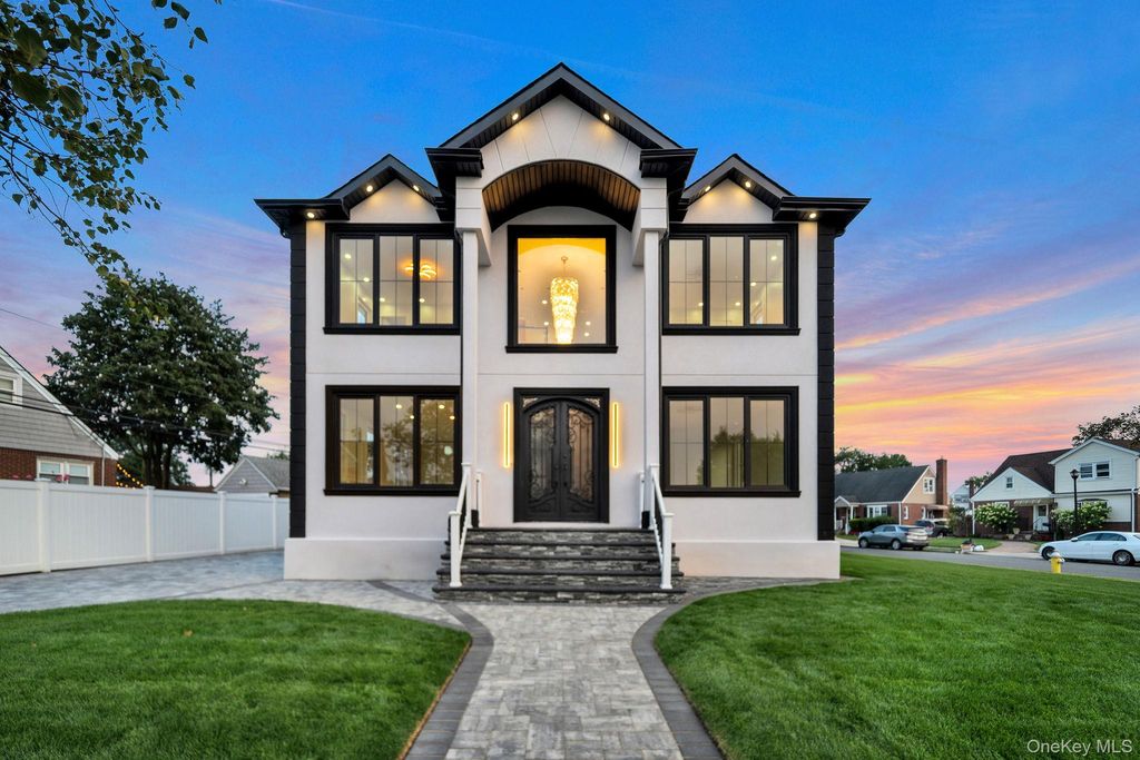 Photo of 1035 Glen Drive, Franklin Square, NY 11010 (MLS # 908061)