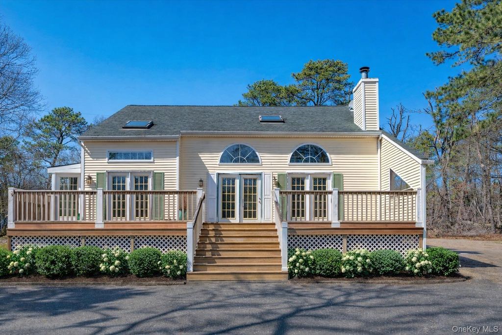 Photo of 221 E Montauk Highway, Hampton Bays, NY 11946 (MLS # 987654)