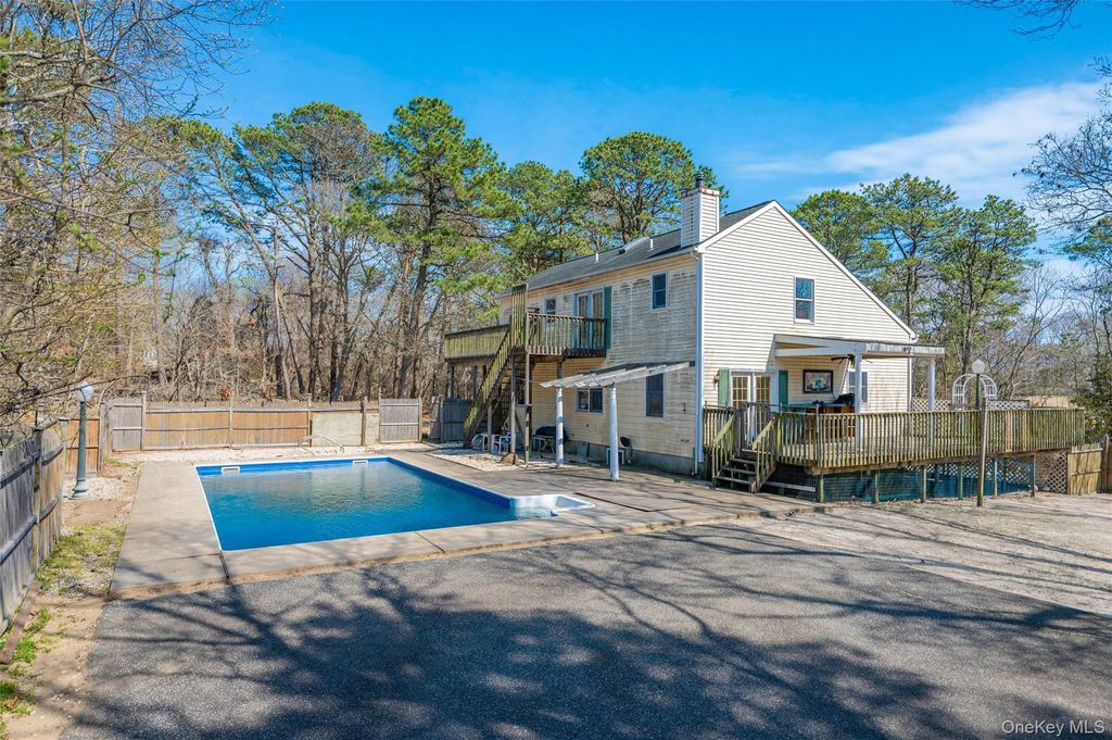 Photo of 221 E Montauk Highway, Hampton Bays, NY 11946 (MLS # 987654)