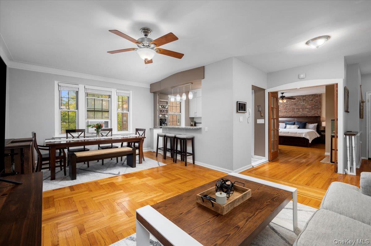 21 N Chatsworth Avenue 4F