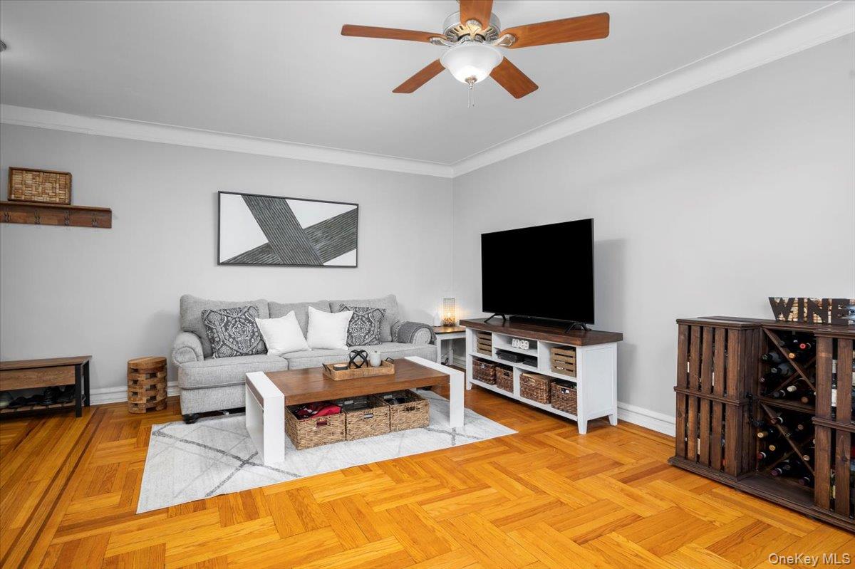 21 N Chatsworth Avenue 4F