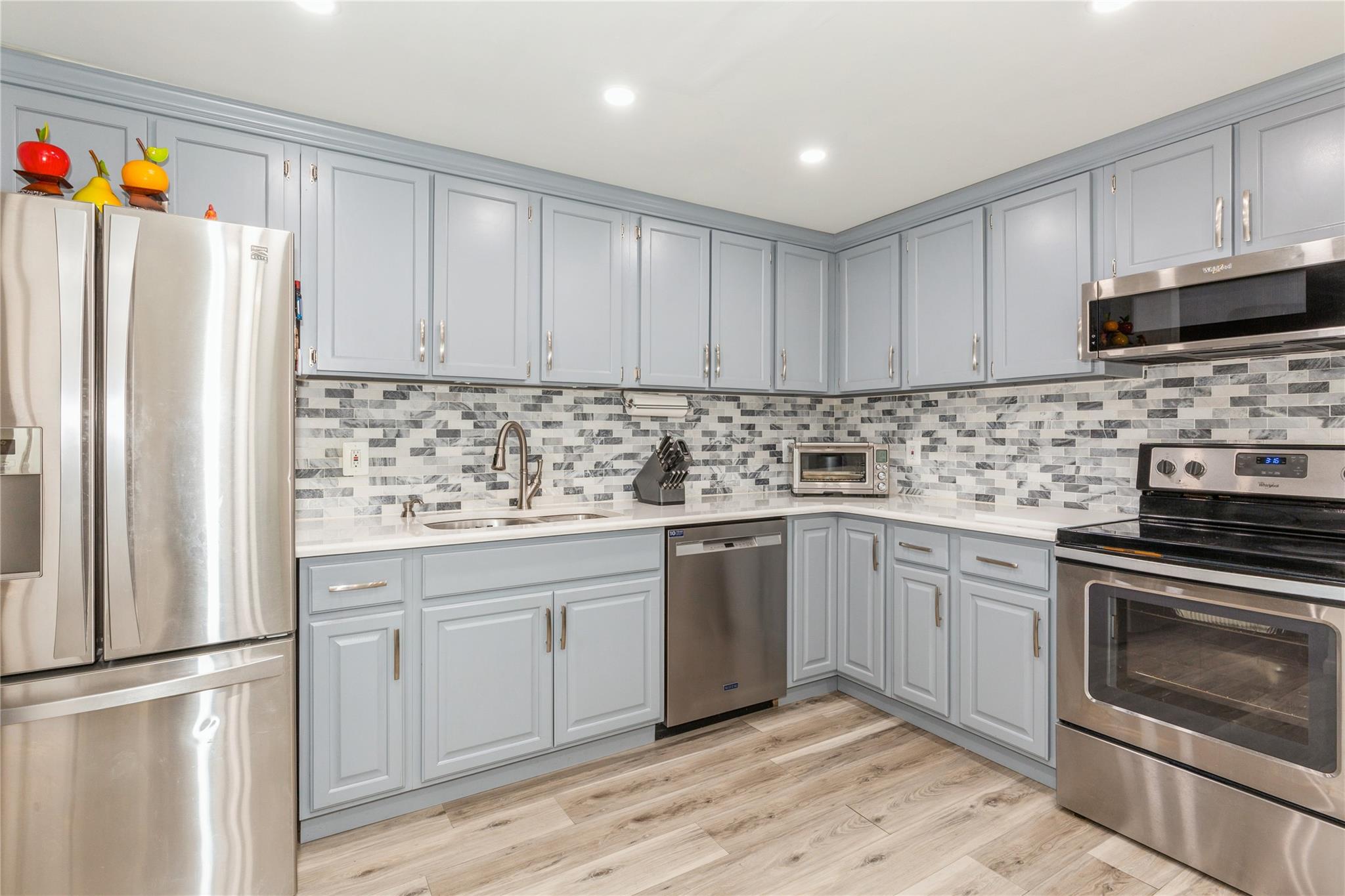 291 Southaven Avenue, Medford, New York image 28