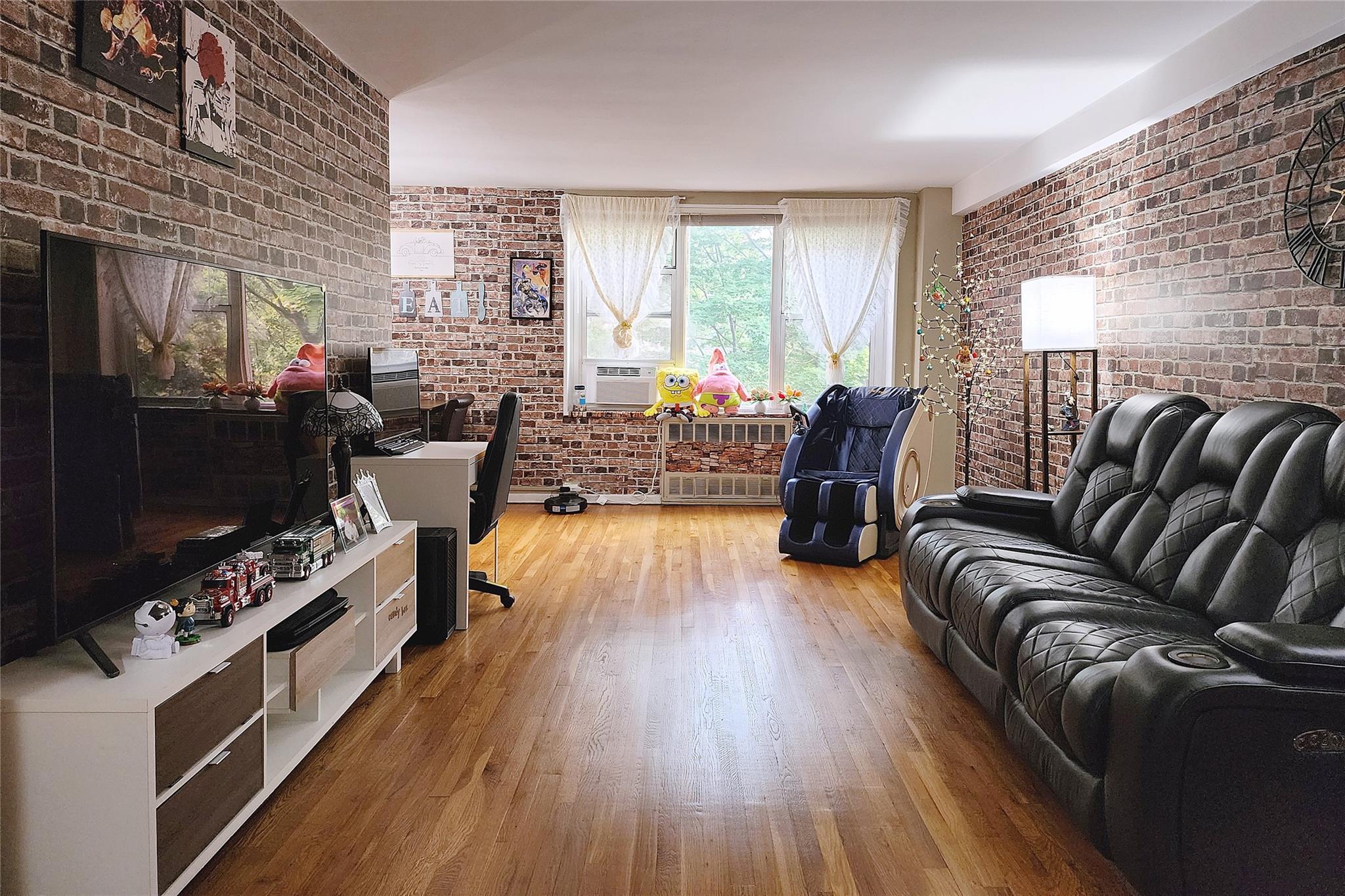 Property for Sale at Ave Ave 5E, Bayside, Queens, NY - Bedrooms: 1 
Bathrooms: 1 
Rooms: 4  - $245,800