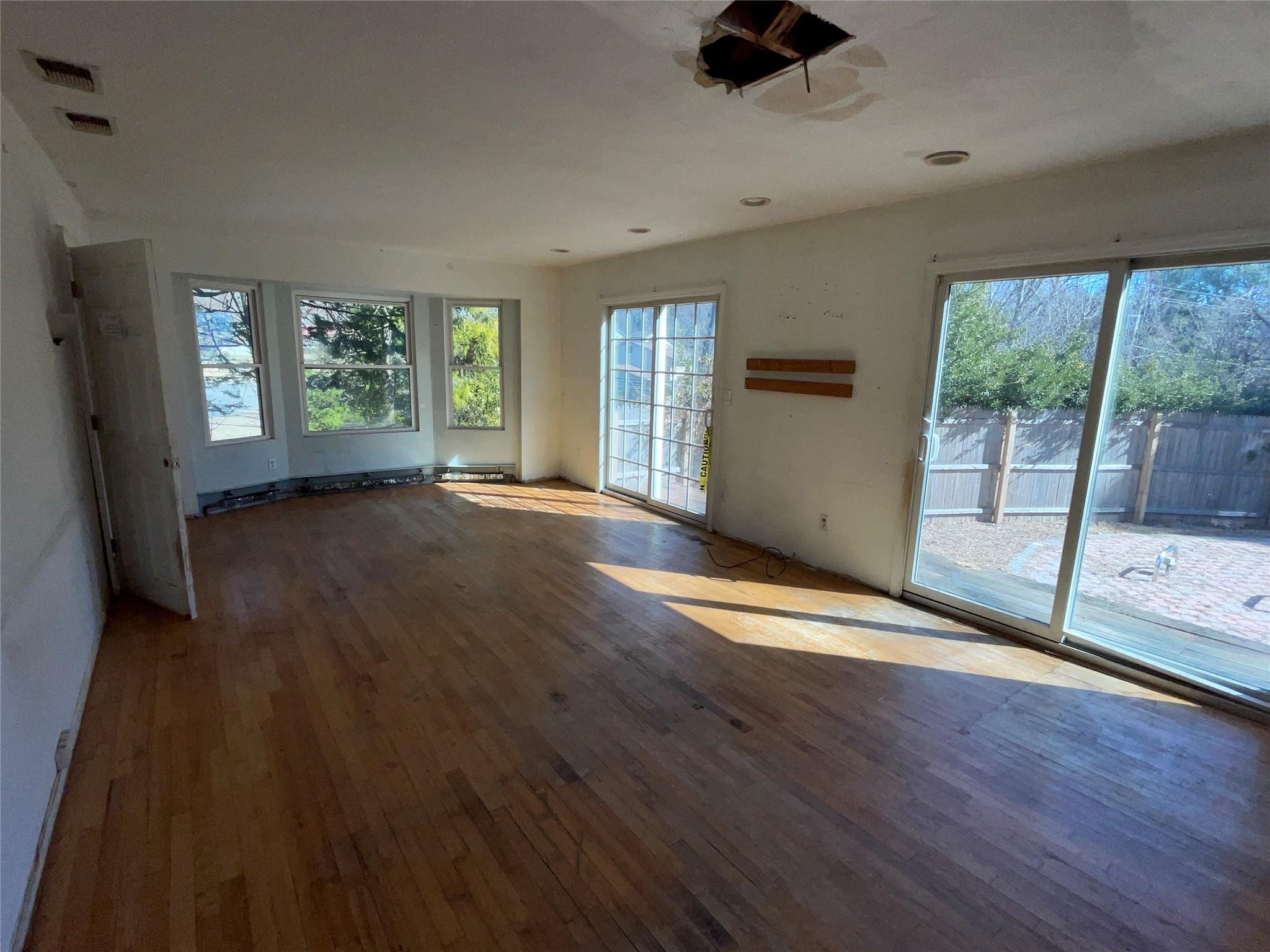 2 Faith Court, Dix Hills, New York image 14