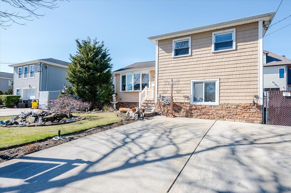 22 Cheshire Road, Inwood, New York image 21