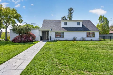 2 Sherwood Lane Roslyn Heights NY 11577