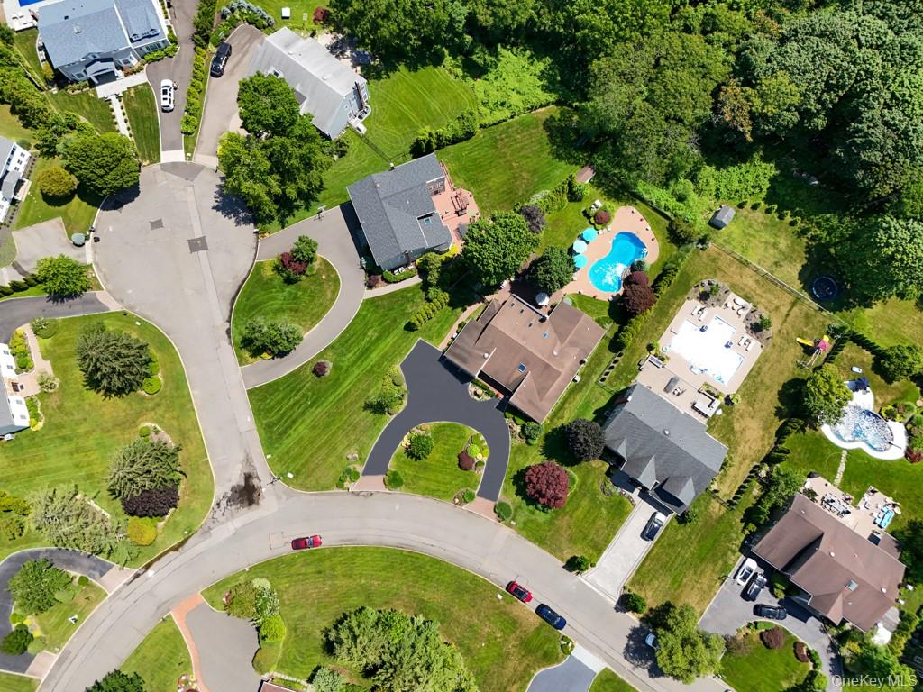 Woodbury, New York 11797, United States, 4 Bedrooms Bedrooms, ,4 BathroomsBathrooms,Residential,Active,215827