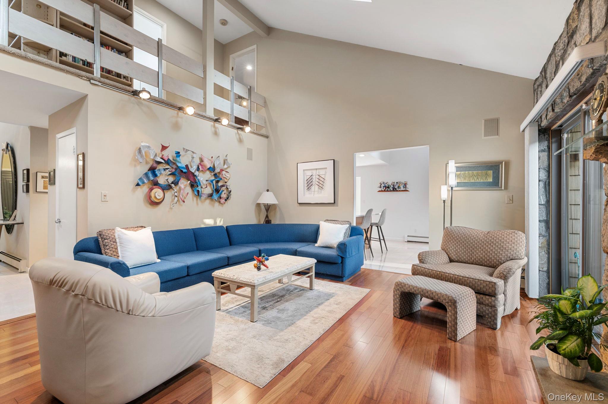 Woodbury, New York 11797, United States, 4 Bedrooms Bedrooms, ,4 BathroomsBathrooms,Residential,Active,215827