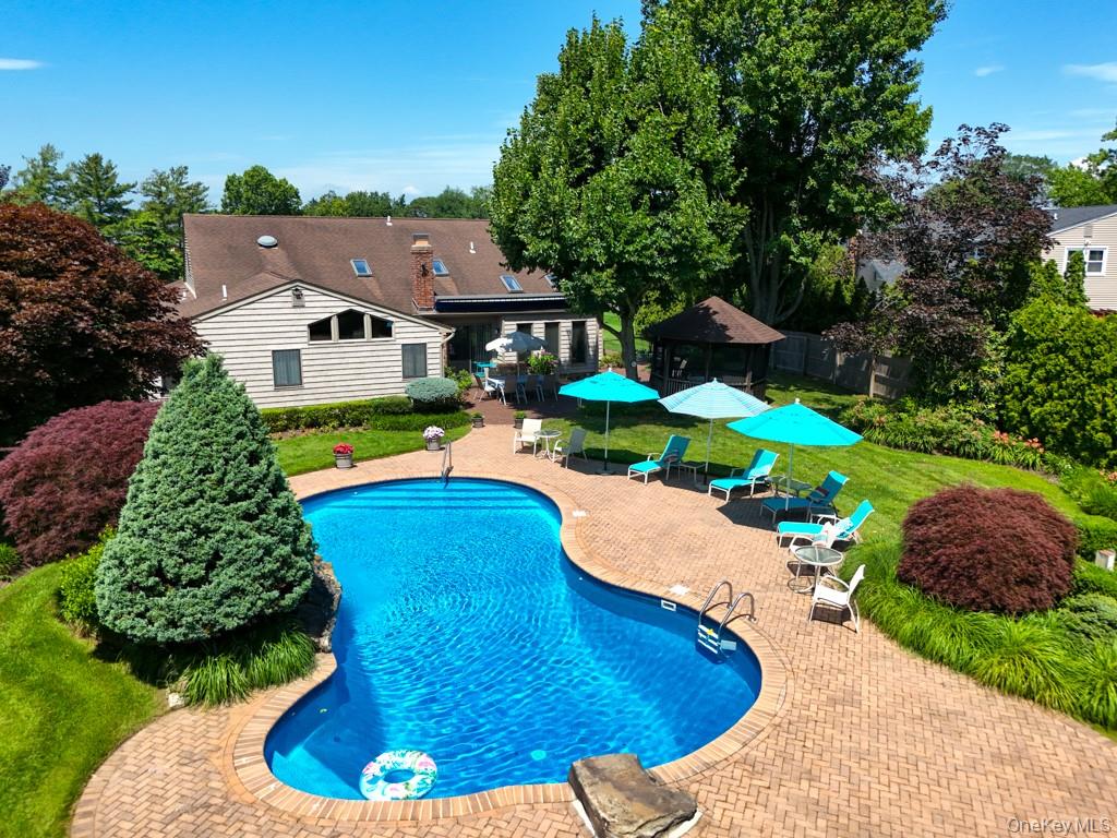 Woodbury, New York 11797, United States, 4 Bedrooms Bedrooms, ,4 BathroomsBathrooms,Residential,Active,215827