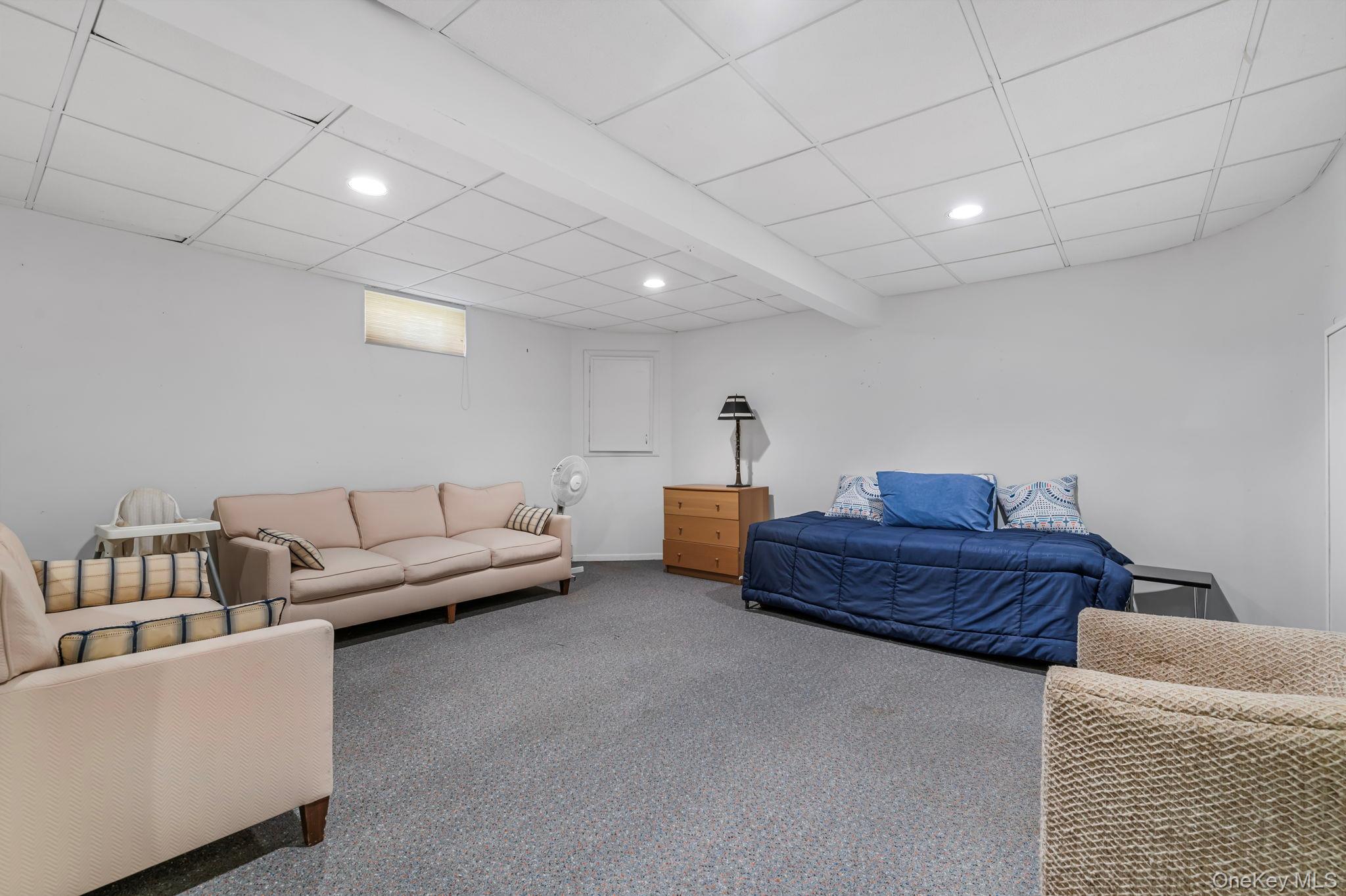 Woodbury, New York 11797, United States, 4 Bedrooms Bedrooms, ,4 BathroomsBathrooms,Residential,Active,215827