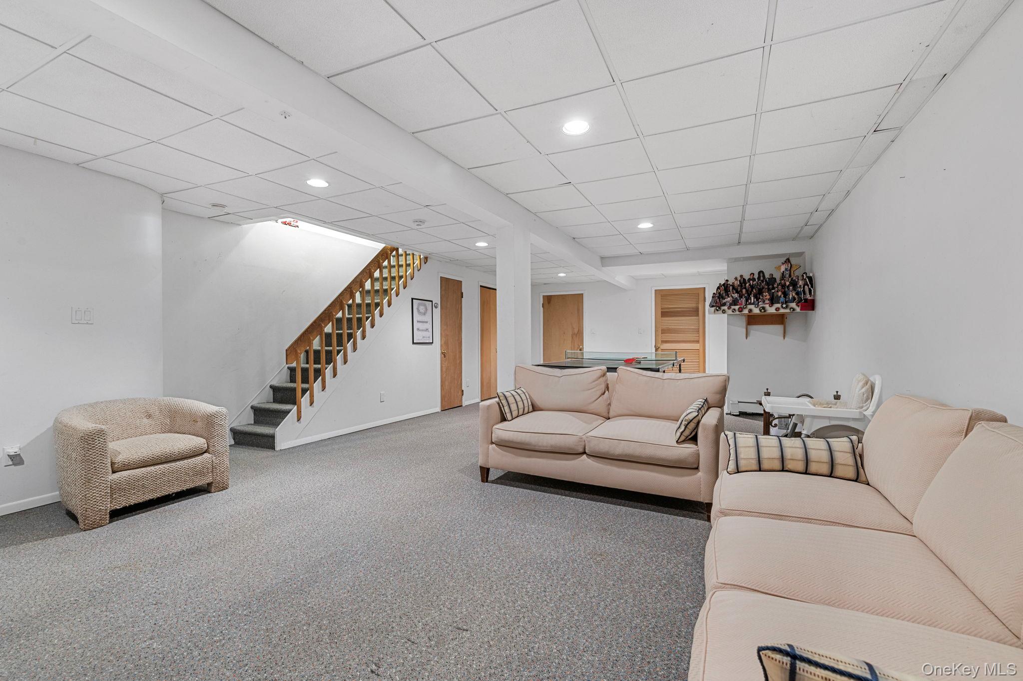 Woodbury, New York 11797, United States, 4 Bedrooms Bedrooms, ,4 BathroomsBathrooms,Residential,Active,215827