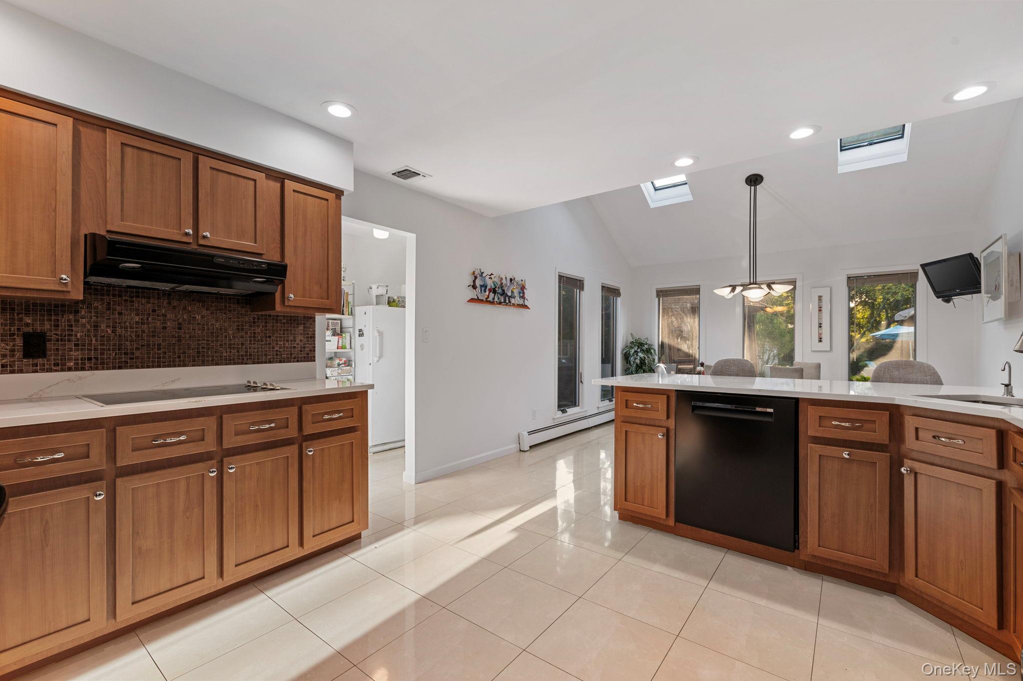 Woodbury, New York 11797, United States, 4 Bedrooms Bedrooms, ,4 BathroomsBathrooms,Residential,Active,215827