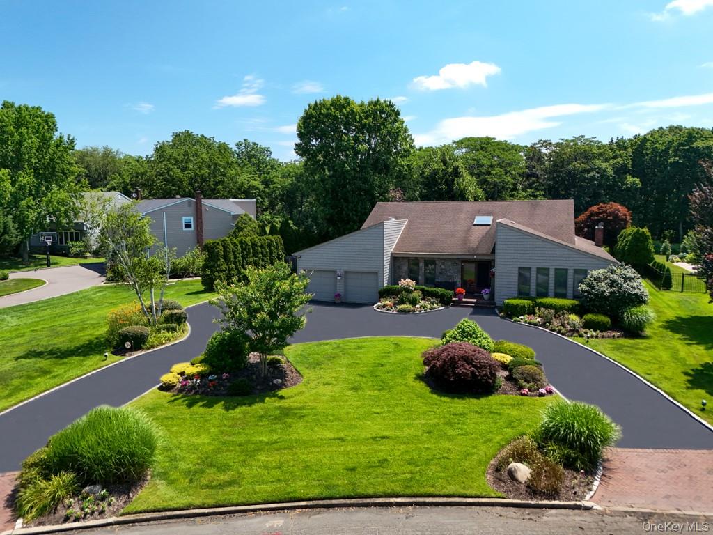 Woodbury, New York 11797, United States, 4 Bedrooms Bedrooms, ,4 BathroomsBathrooms,Residential,Active,215827