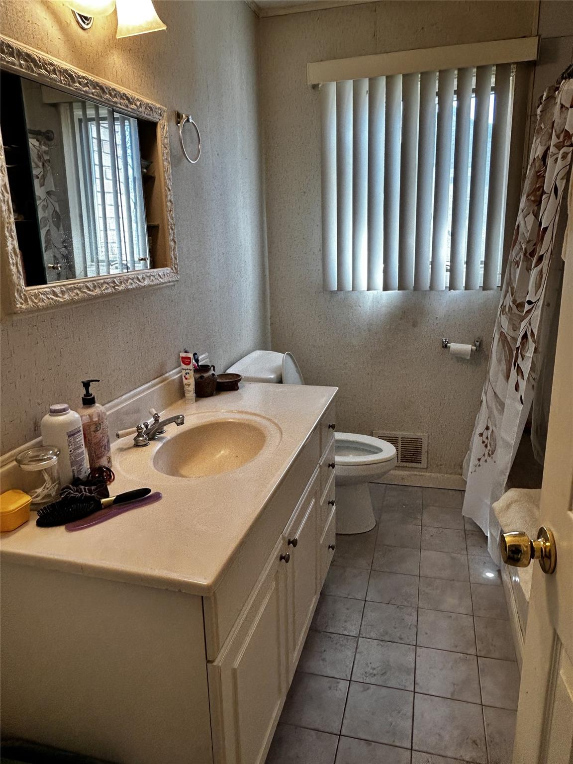 275 Beachview Street, Copiague, New York image 6