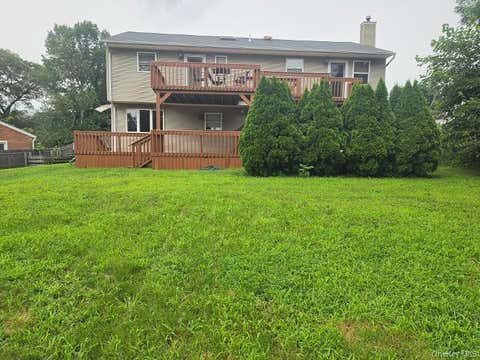 Apartment For Rent - 11 Manhattan Place<br/> Huntington, NY 11743
