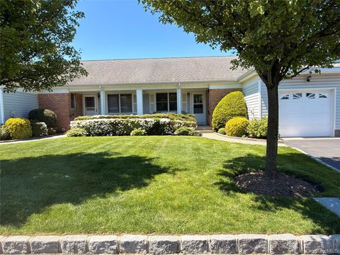 Condo For Sale - 3 Primrose Lane #3<br/> North Babylon, NY 11703