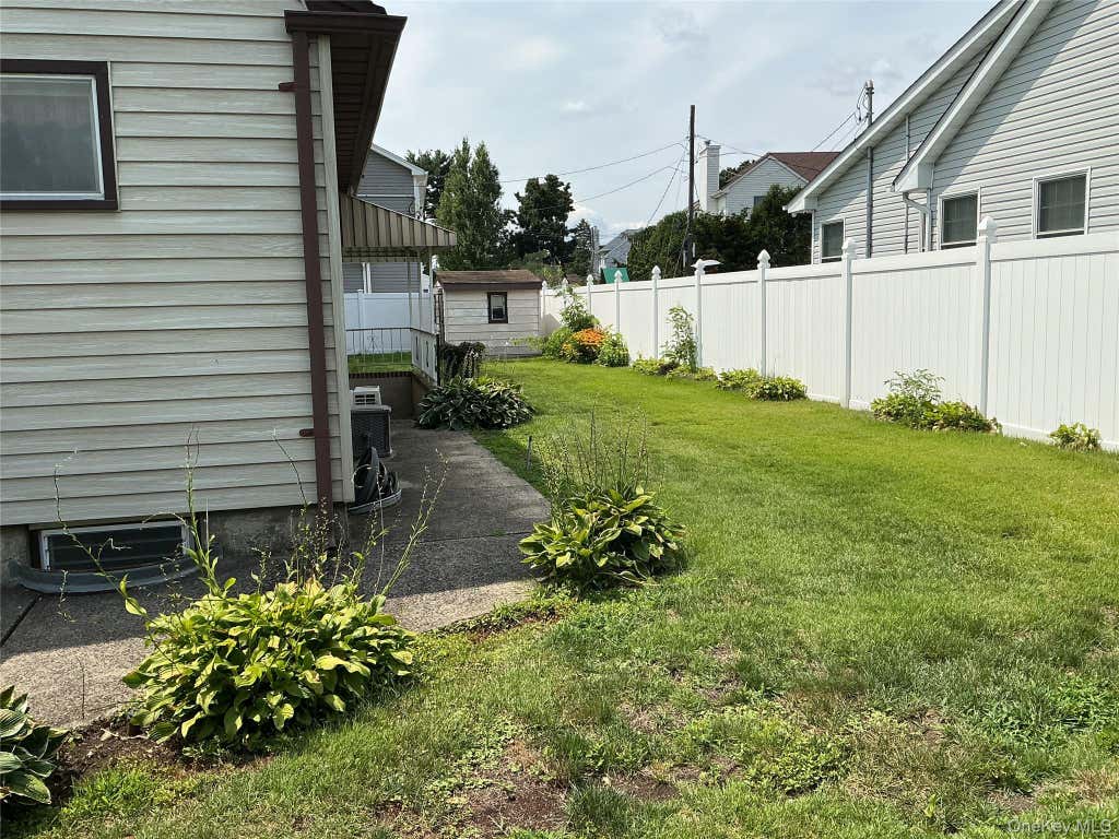Photo of 55 Surrey Lane, Plainview, NY 11803 (MLS # 1038888)