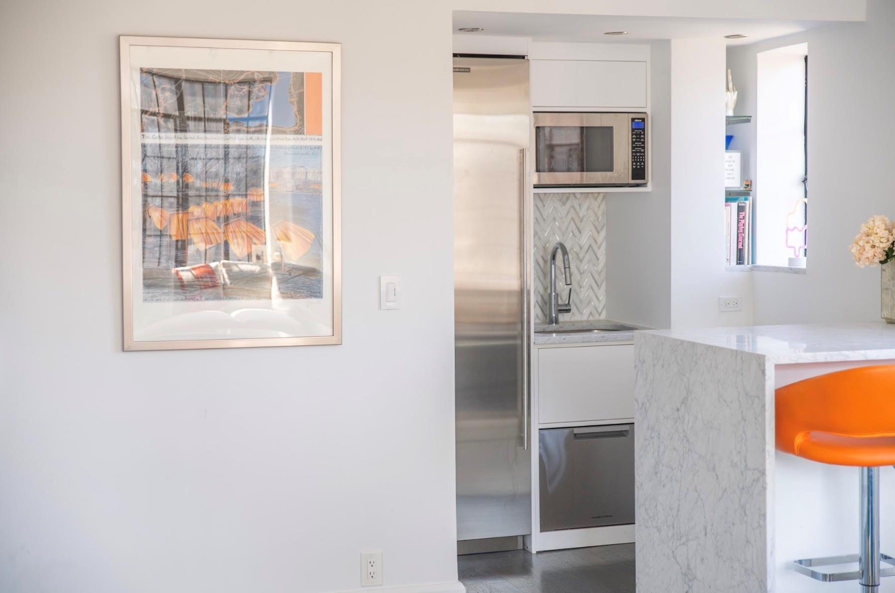 320 E 42nd Street 2218
