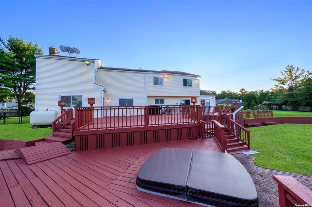 4 Jester Court, Dix Hills, New York image 32