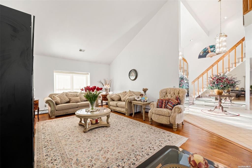 4 Jester Court, Dix Hills, New York image 8