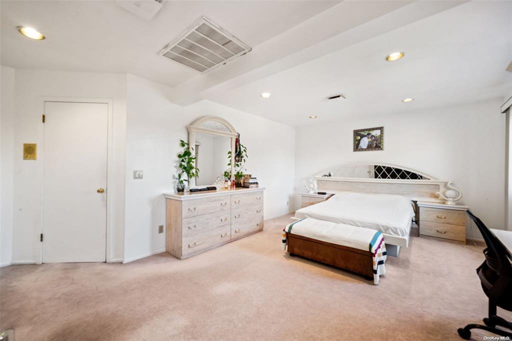 4 Jester Court, Dix Hills, New York image 24