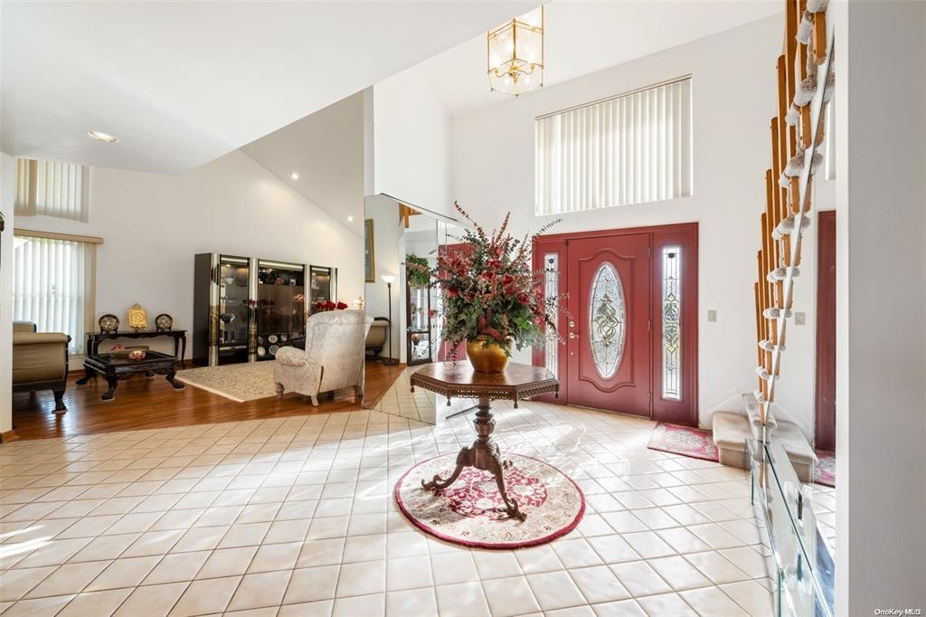 4 Jester Court, Dix Hills, New York image 3