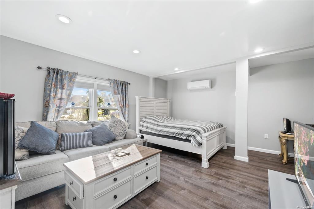 4 Jester Court, Dix Hills, New York image 13