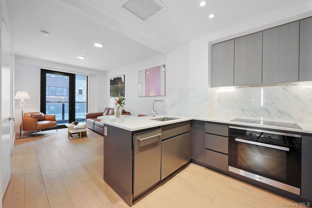 Photo of 300 W 30th Street #4F, New York (Manhattan), NY 10001 (MLS # 973664)