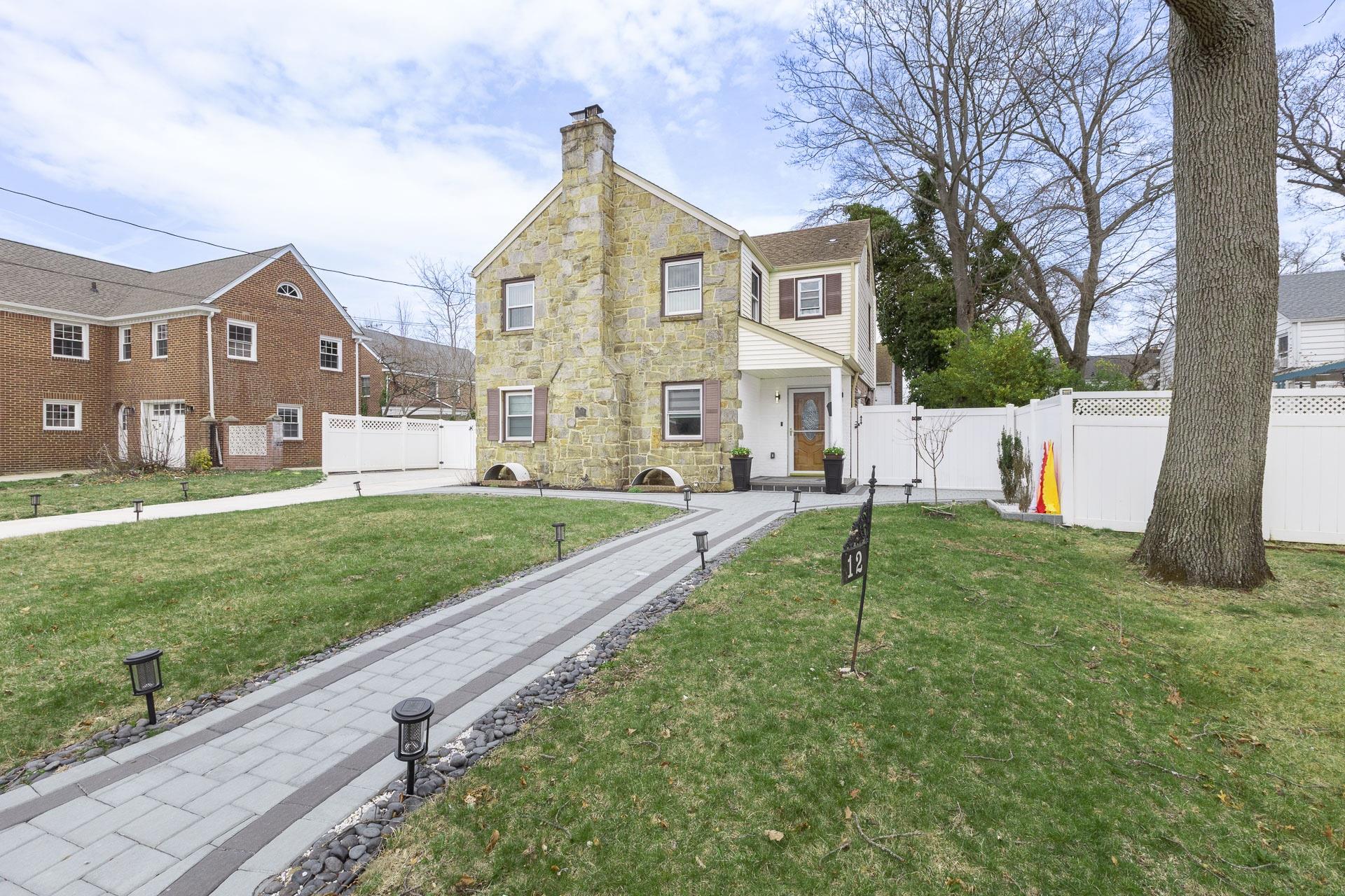 12 Midwood Place, Freeport, New York image 3